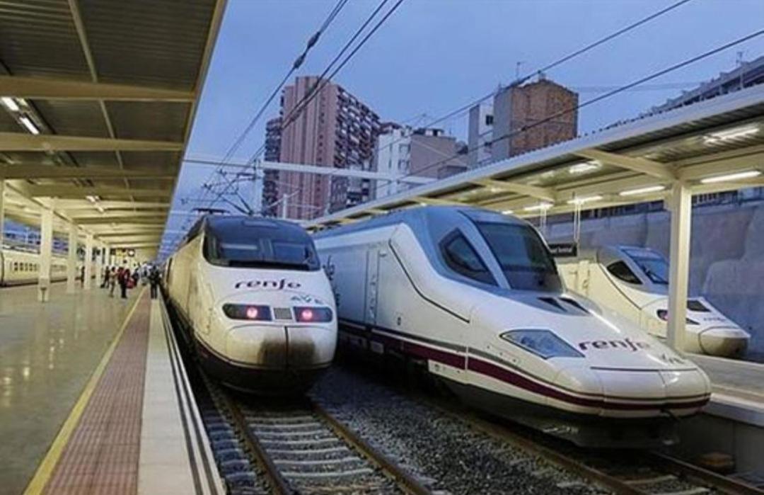 The Train Office Estudio 01 Alicante Exteriör bild